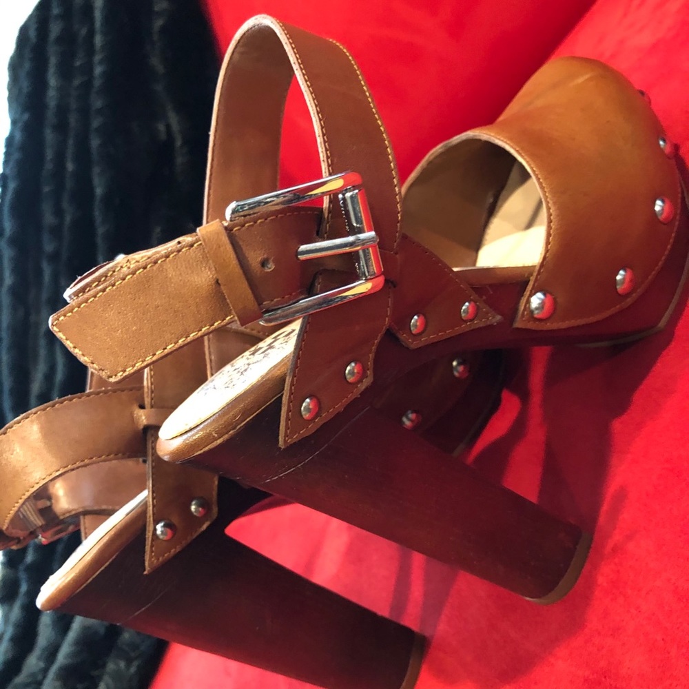 Heeled Clogs - Picture 9 of 9